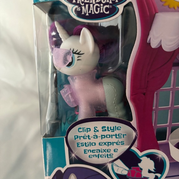 Rarity Fashion Runway My Little Pony Friendship is Magic - Picture 4 of 9